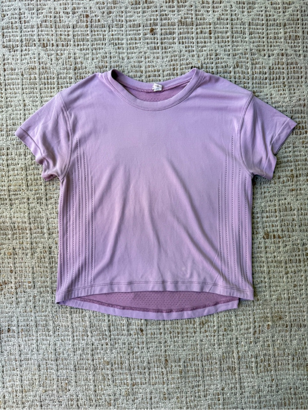 Lululemon Lavender Cropped Short Sleeve Top XS Athletic Breathable Tee